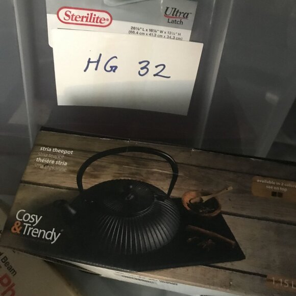 Bauscher Germany Cast Iron Teapot With Strainer 38.9 oz Black Made by Playground - Picture 11 of 12